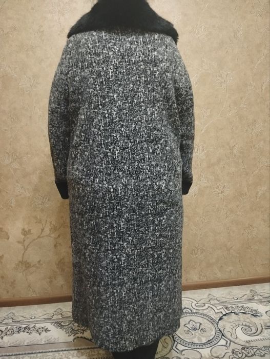 Пальто Альпака 56размер в отличном состоянии