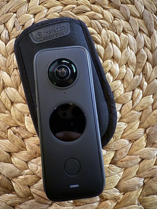 Екишън камера Insta 360 one X2