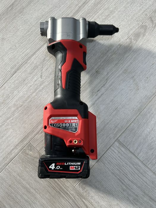 Milwaukee M12 BPRT masina de popnituri
