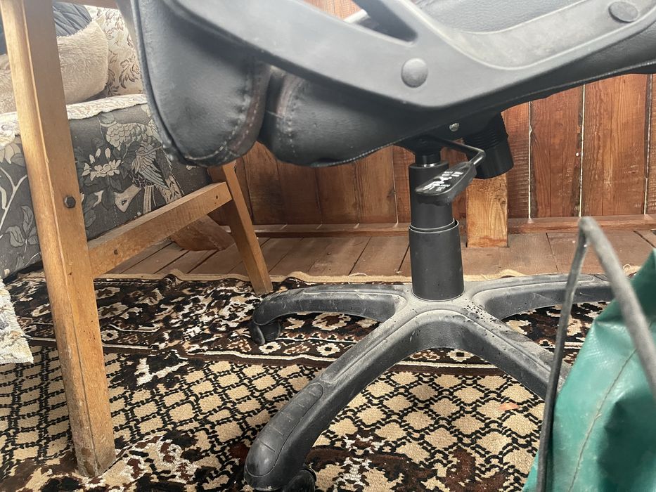 vand scaund de gaming si sac de box