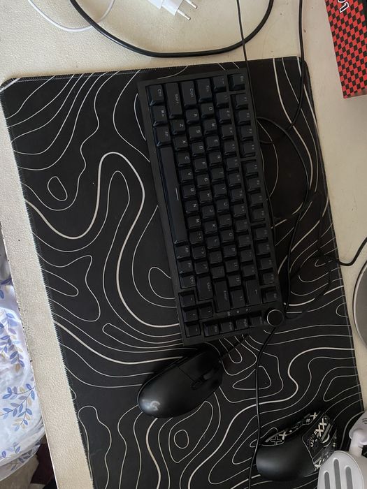 Монитор и клавиратура мышка