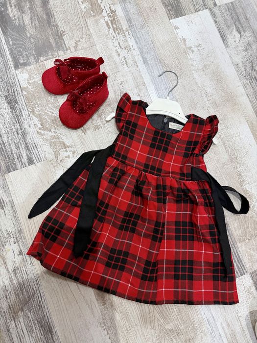 Коледна детска рокля с обувки 74размер 9-12месеца