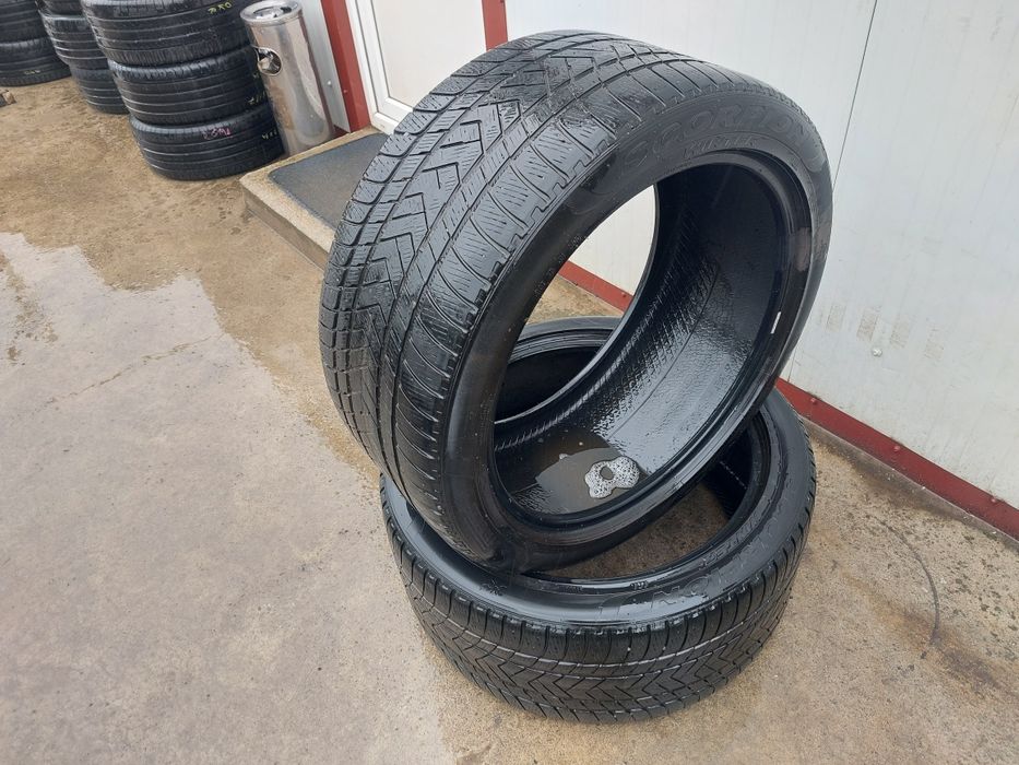 250 lei bucata! Doua anvelope M+S/IARNA 325 35 r22 Pirelli dot 2021