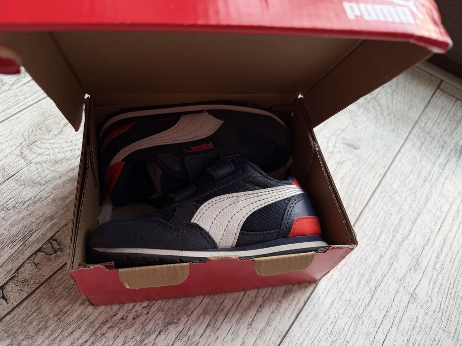 Pantofi sport Puma marimea 24