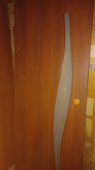 Продам двери по 2000