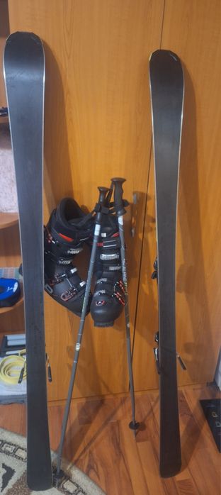 Vând schii ,clapari ,bete