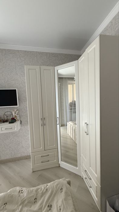 Шкаф угловой состояние отличное