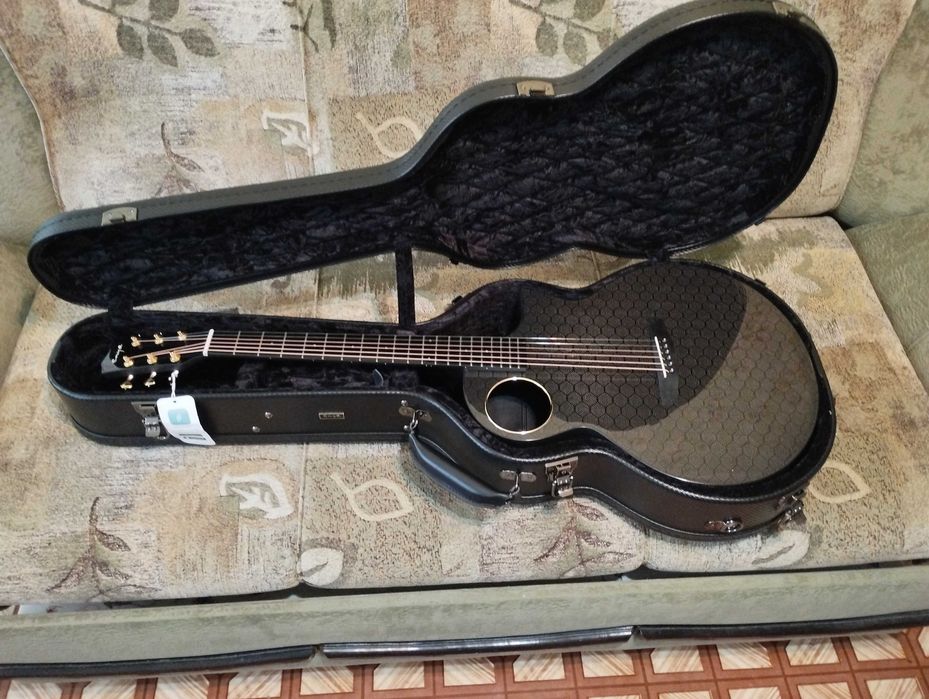 Гитара трансакустическая