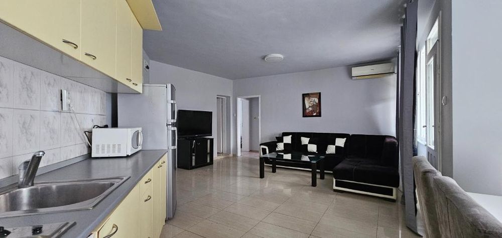 Дава се под наем Тристаен апартамент в Пловдив, Кършияка - 90 кв.м за 460 € - Снимка #2