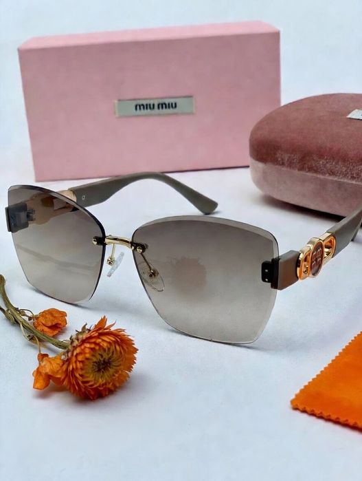 Очки солнцезащитные