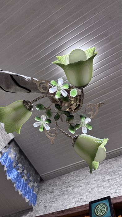 Люстра сотилади 3 талик