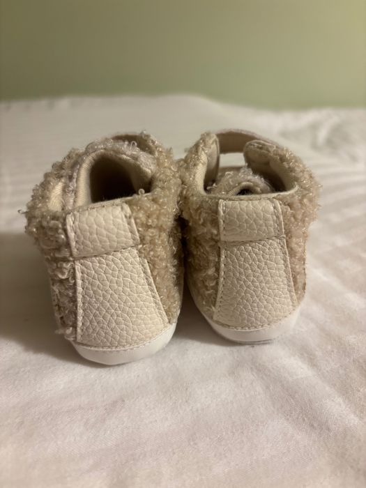 Чисто нови бебешки обувчици Mayoral