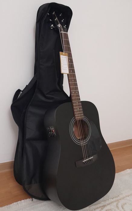 Трансаккустическая гитара