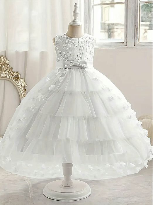 Шикарное белое платье для выпускного 4 класса