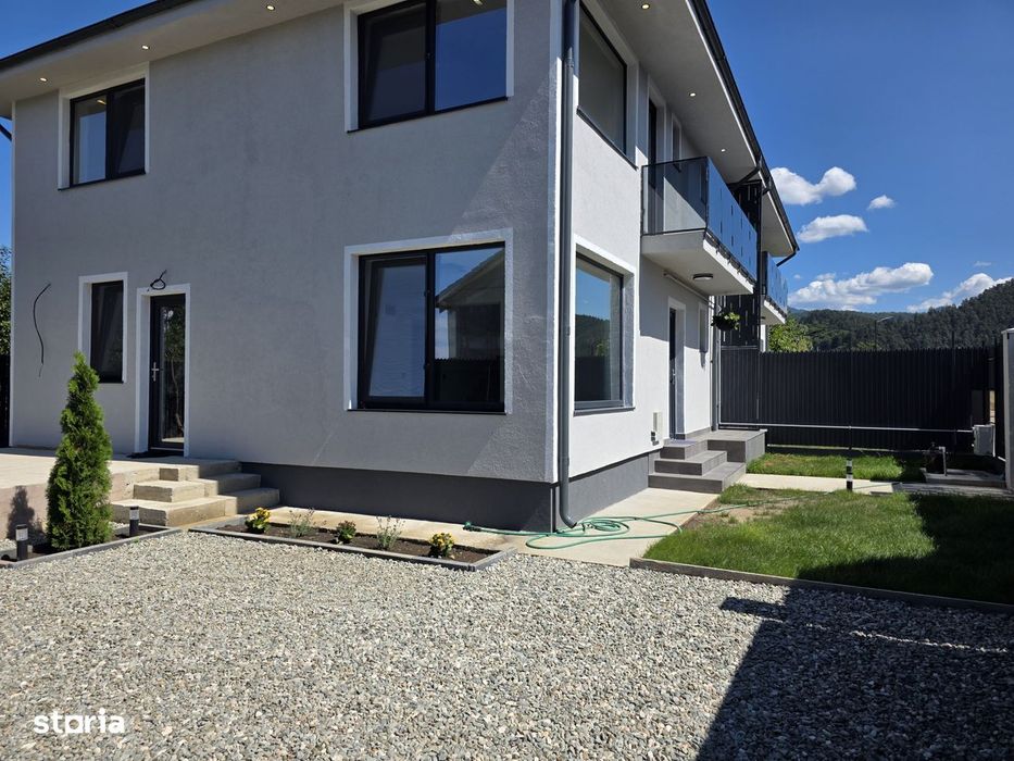 Casa tip duplex cu 4 camere, teren 250mp, Rasnov