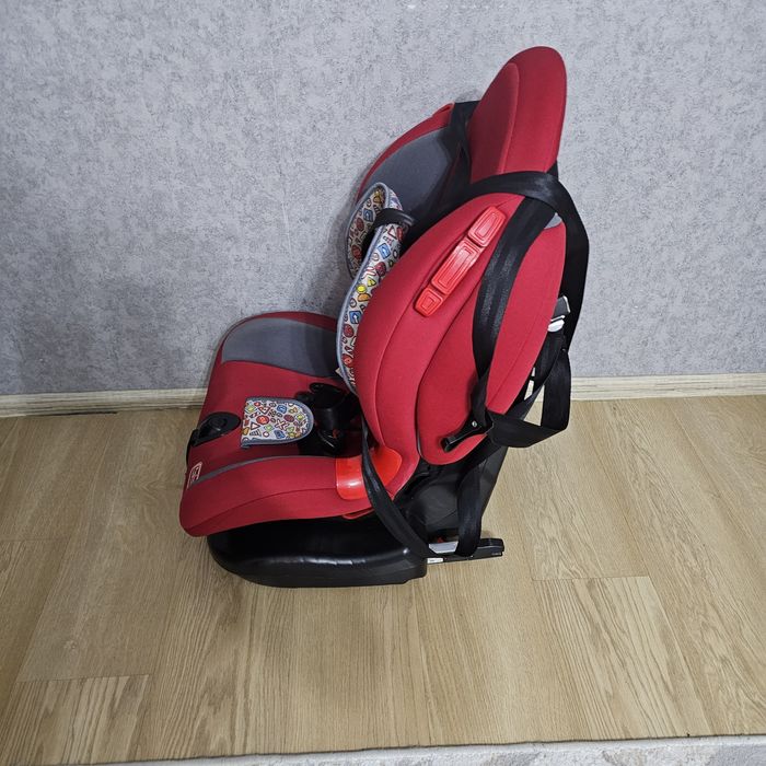 Детское автокресло с изофиксом.