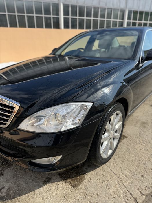 Aripa Mercedes w221 s-class dr/st stare impecabila! NEAGRA