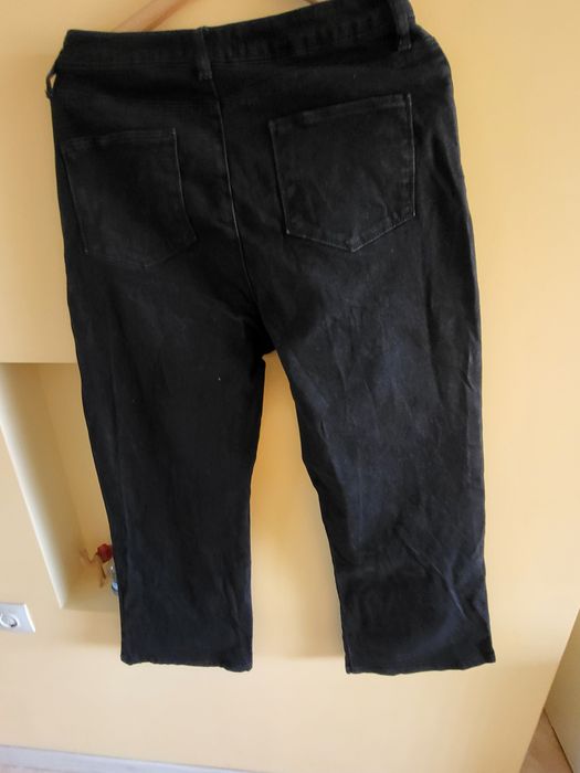 Разпродавам дънки за едра дама