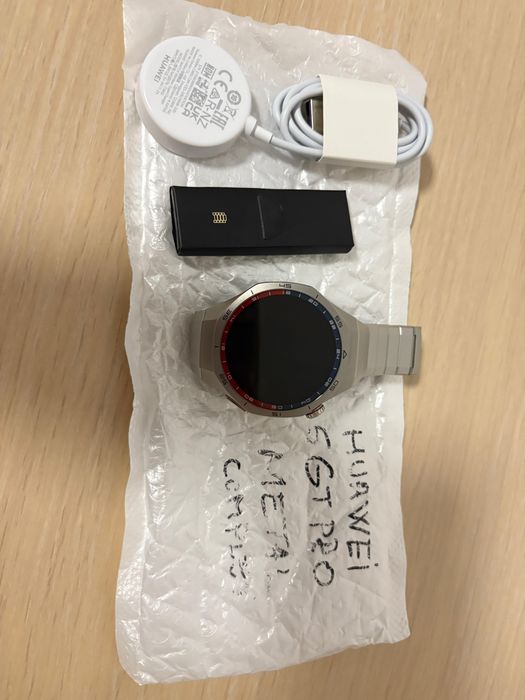 Vând Huawei Watch GT 5 Pro – ca nou