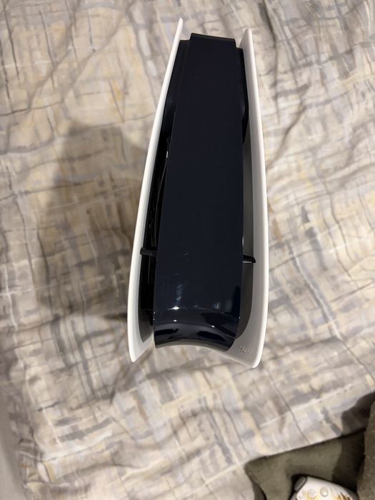 Плейстейшън 5 чисто нов