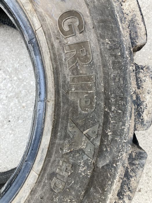 Гуми за Боб кат 10-16.5