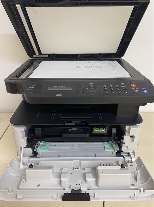 Multifunctionala Samsung M2675F