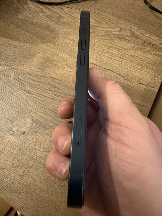 Se vinde Iphone 13 128GB