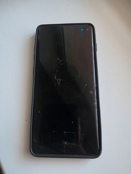 Продам Самсунг С10+