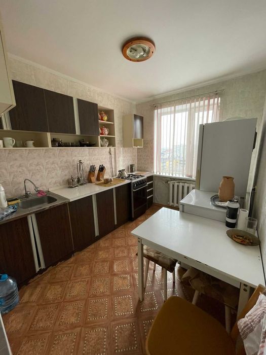Продам 4 ком квартиру в 11 мкр