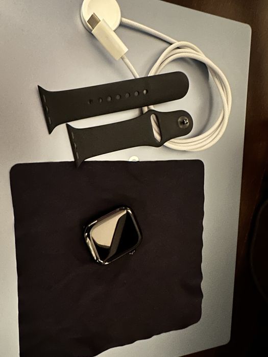 Apple Watch 11, 42 mm, black, garantie extinsa 14/11/29