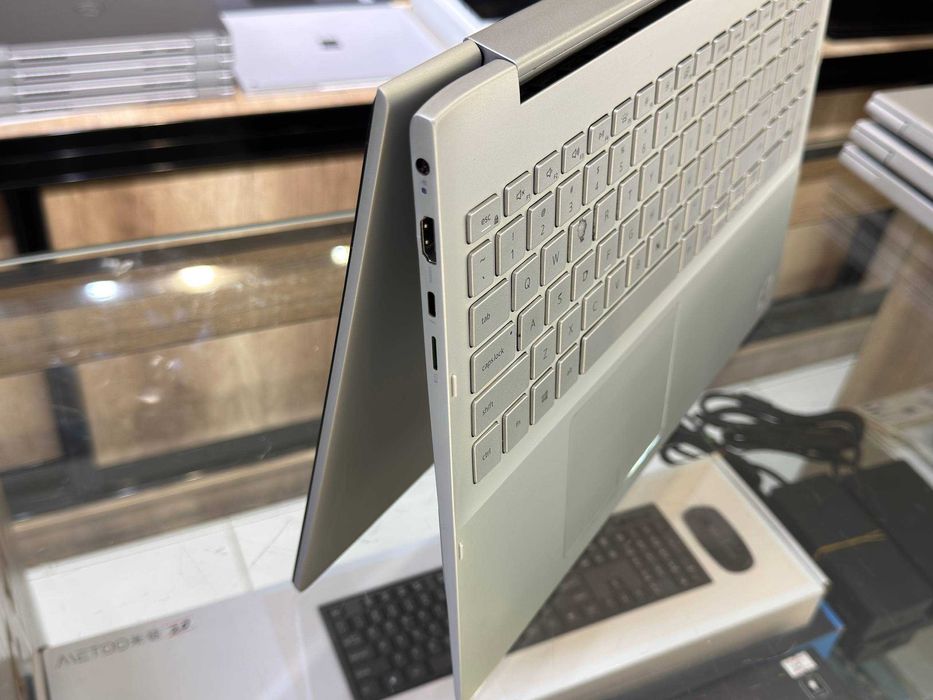 DELL Inspiron 7591 2-in-1 Core i7-10510U RAM 8 SSD 256 сенсорный