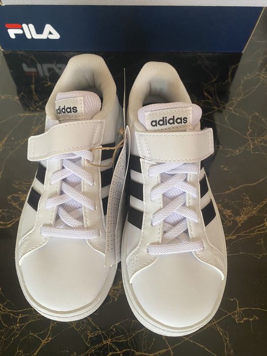 Маратонки адидас