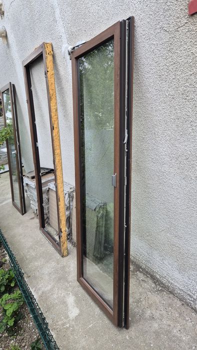 Ușa QFort tripan termopan PVC tâmplărie culoare nuc