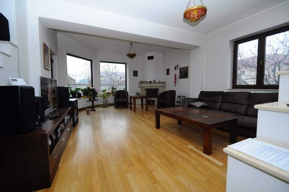 Inchiriere casa