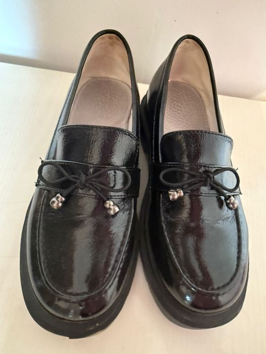 Продам школьный туфли