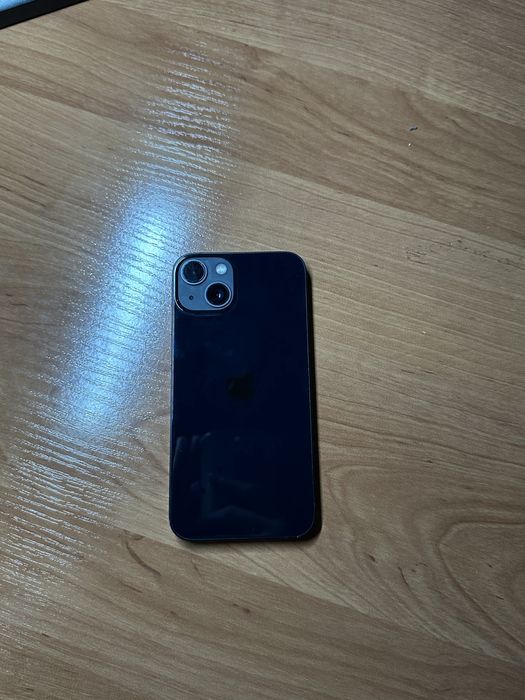 Продаю Айфон 13