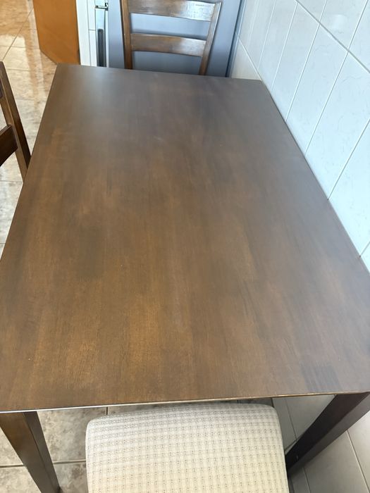 Masa lemn  4 persoane cu 4 scaune nu ikea