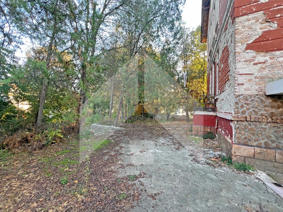 За продажба атрактивен ПАРЦЕЛ в ТОП ЦЕНТЪР - 2,4 ДКА, гр. Нови пазар.