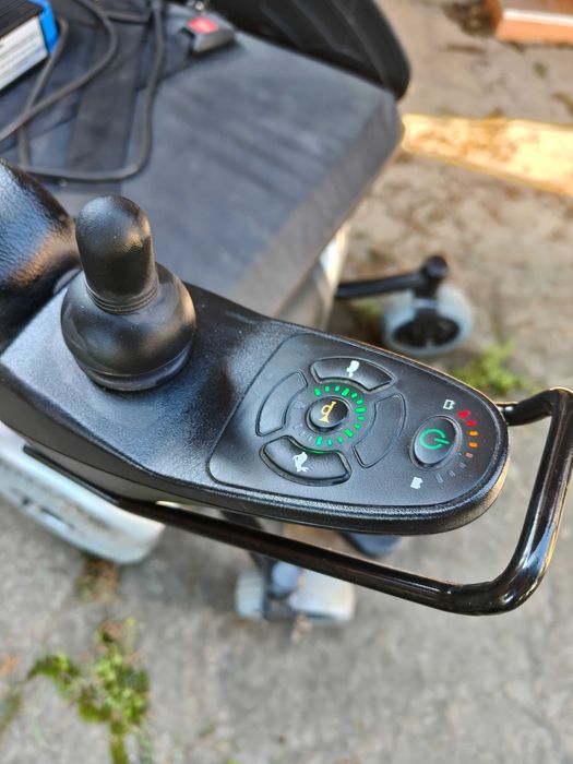 Акумулаторна инвалидна количка