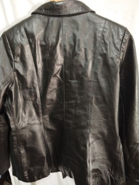 Куртку кожаную женскую