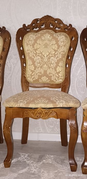 Стулья для гостей