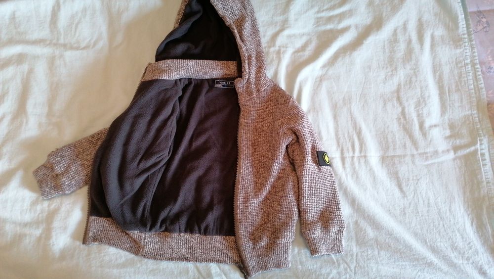 Продавам използвани детски дрешки. На марките Next, George и др.