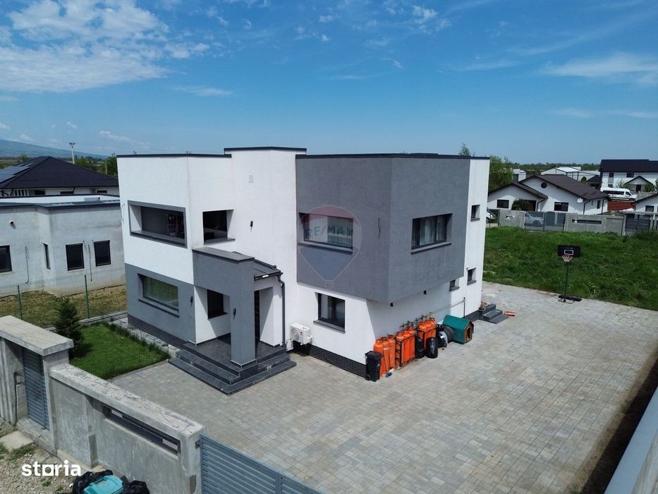 Casă / Vilă cu 5 camere de vânzare în zona Exterior Vest