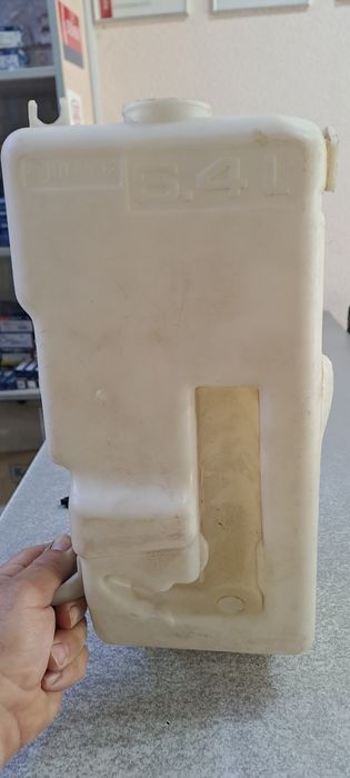 Бачек омывателя на а/м Audi A6 [c4]