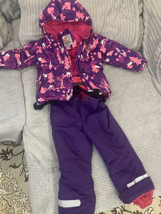 Продам костюм для девочки