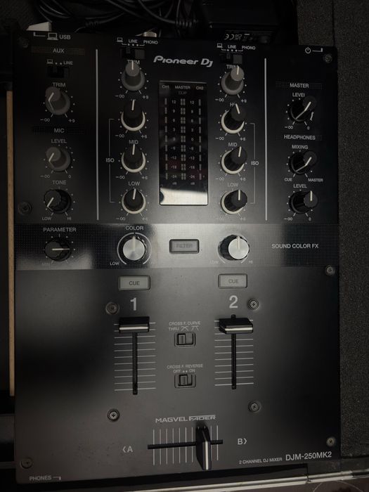 Vand mixer Pioneer DJM 250 MK2 impecabil