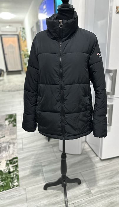 Jachetă champion puffer ca și nouă