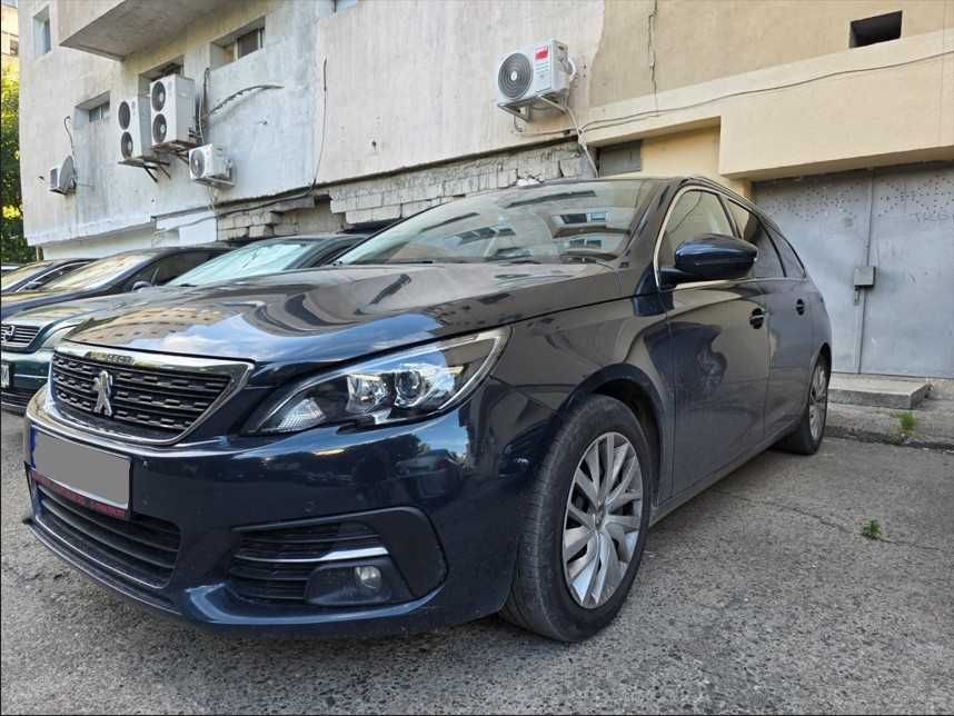 Masina Peugeot 308 Pure Tech 1.2 Benzina