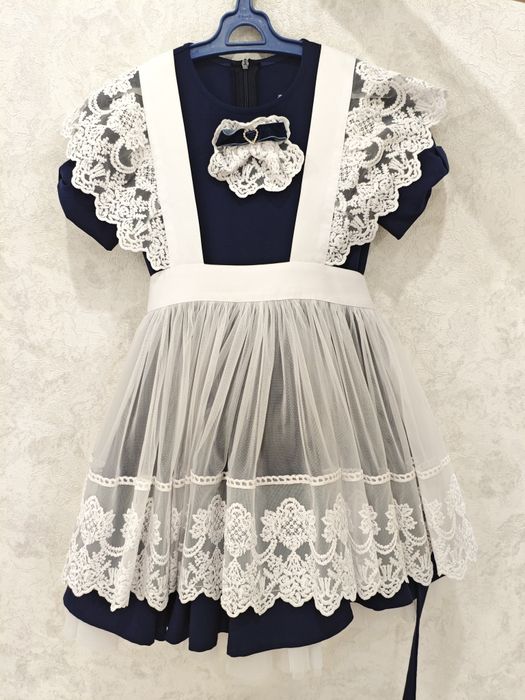 Продам школьное платье