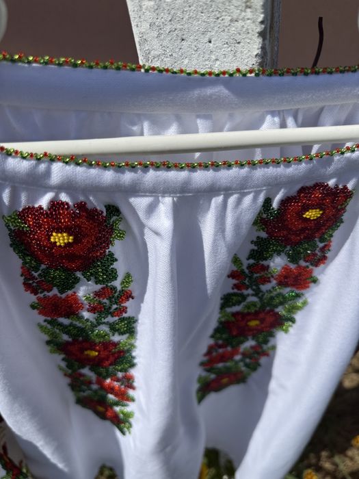 Ii tradiționale cusute cu mărgele – eleganță și autenticitate